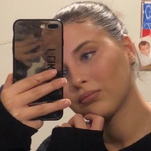 Meet your Posher, Chahinez